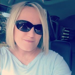 Meet your Posher, Carrie